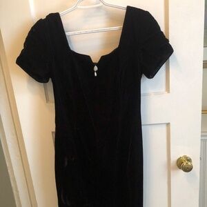 Vintage black  Velvet AFTER DARK sweetheart neckline dress- poof sleeves -9/10